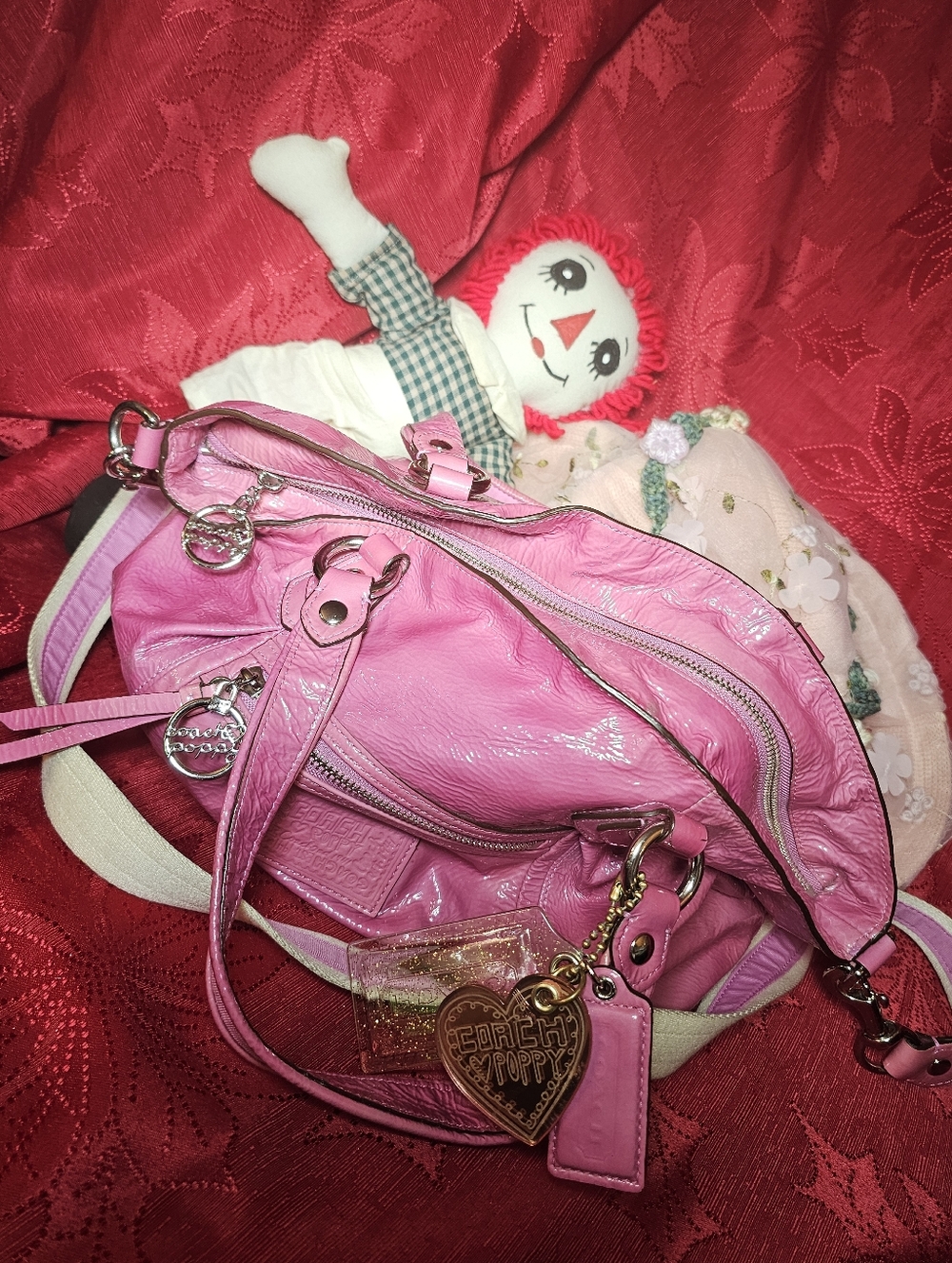 💖 Coach Poppy Pink Patent Leather Hobo Shoulder Bag + Authentic Heart Charm - Picture 2 of 15